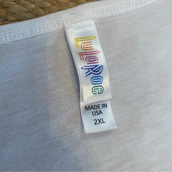 LuLa Roe Perfect Tee - Picture 2 of 4